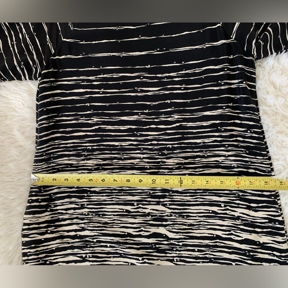 LIKE New, VINCE Black and Cream 100% Silk Shift with Pockets Dress, XS - Picture 13 of 16